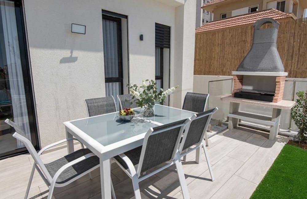 חצר כללי, ארכיטקט ביץ' האוס, וילה  בחדרה וילות - Vila 4 U