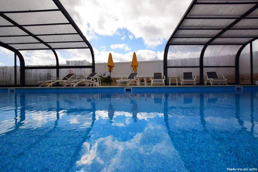 100872 גלריית חוץ, אחוזת עומרי, וילה  בצוריאל וילות - Vila 4 U