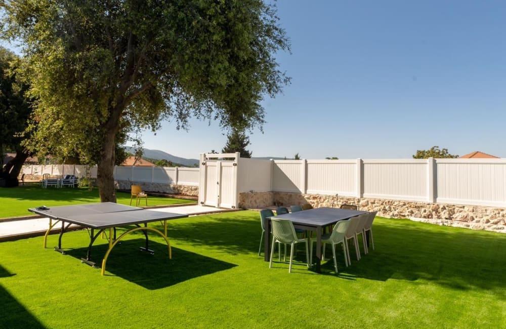 100886 גלריית חוץ, אחוזת עומרי, וילה  בצוריאל וילות - Vila 4 U