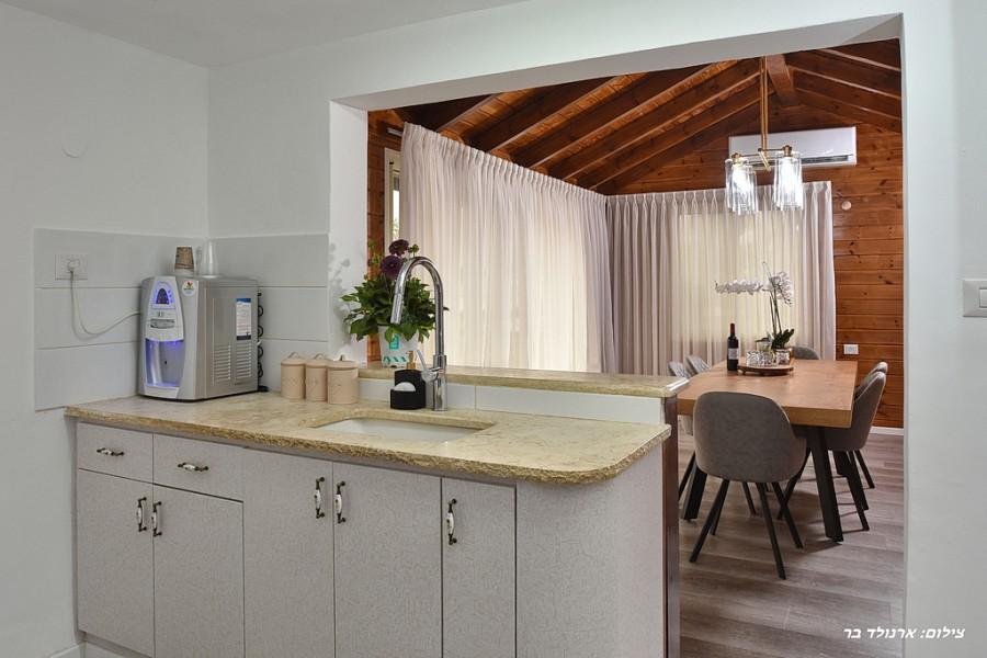 101126 מתחם פנימי, אחוזת דניאל באלקוש, וילה  באלקוש וילות - Vila 4 U