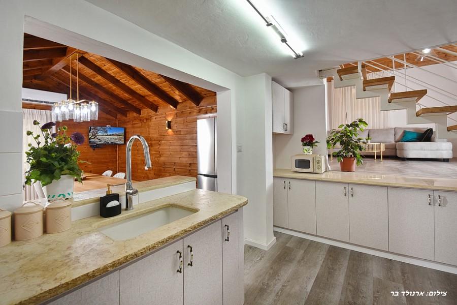 101137 מתחם פנימי, אחוזת דניאל באלקוש, וילה  באלקוש וילות - Vila 4 U