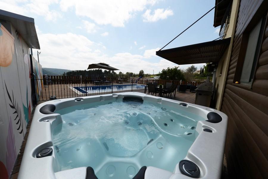 101153 המתחם החיצוני, אחוזת דניאל באלקוש, וילה  באלקוש וילות - Vila 4 U