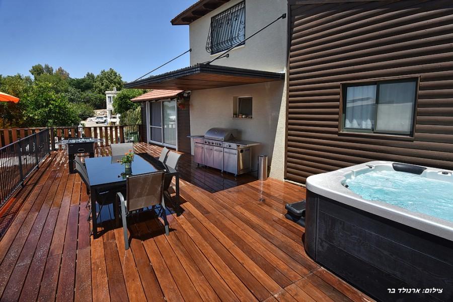 101169 המתחם החיצוני, אחוזת דניאל באלקוש, וילה  באלקוש וילות - Vila 4 U