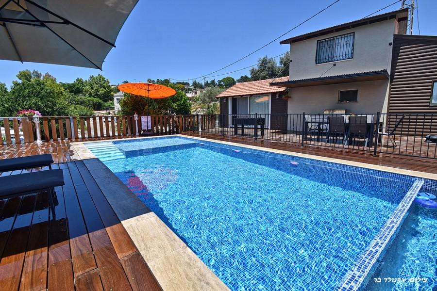 101184 המתחם החיצוני, אחוזת דניאל באלקוש, וילה  באלקוש וילות - Vila 4 U