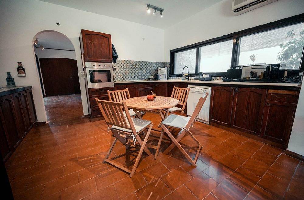 102901 פנים הוילה ומתחם הפטיו, וילה תכלת מול הים, וילה  בהרצליה פיתוח וילות - Vila 4 U