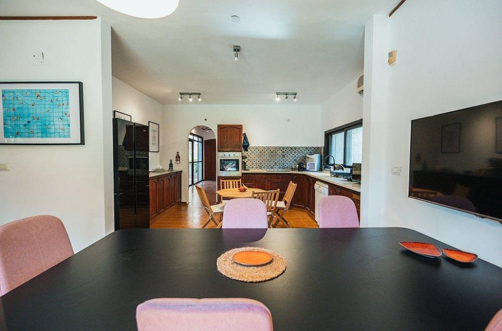 102909 פנים הוילה ומתחם הפטיו, וילה תכלת מול הים, וילה  בהרצליה פיתוח וילות - Vila 4 U