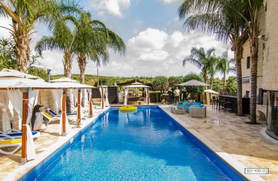 103327 המתחם החיצוני, וילה האליזה, וילה  בשדות מיכה וילות - Vila 4 U