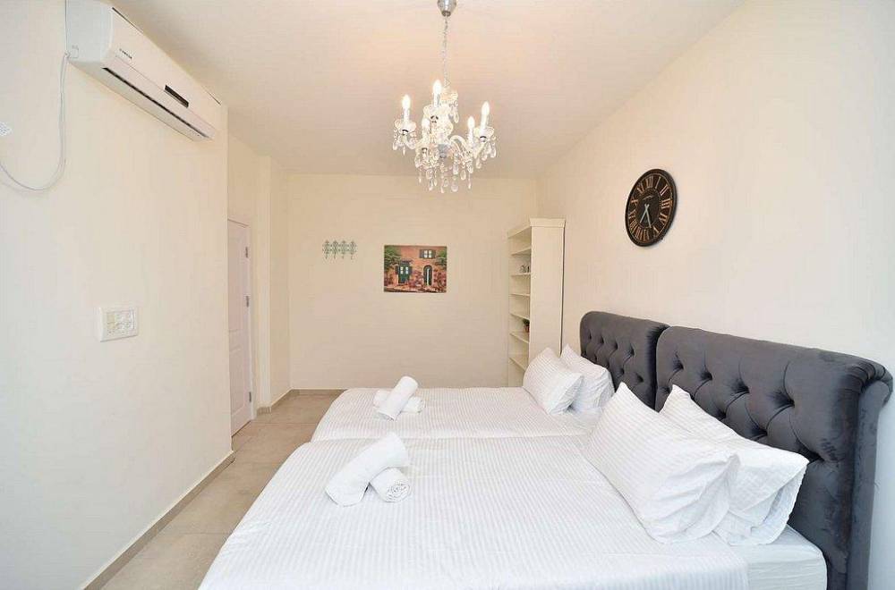 104509 מתחם פנימי, אצולת אירופה, וילה  בלוזית וילות - Vila 4 U