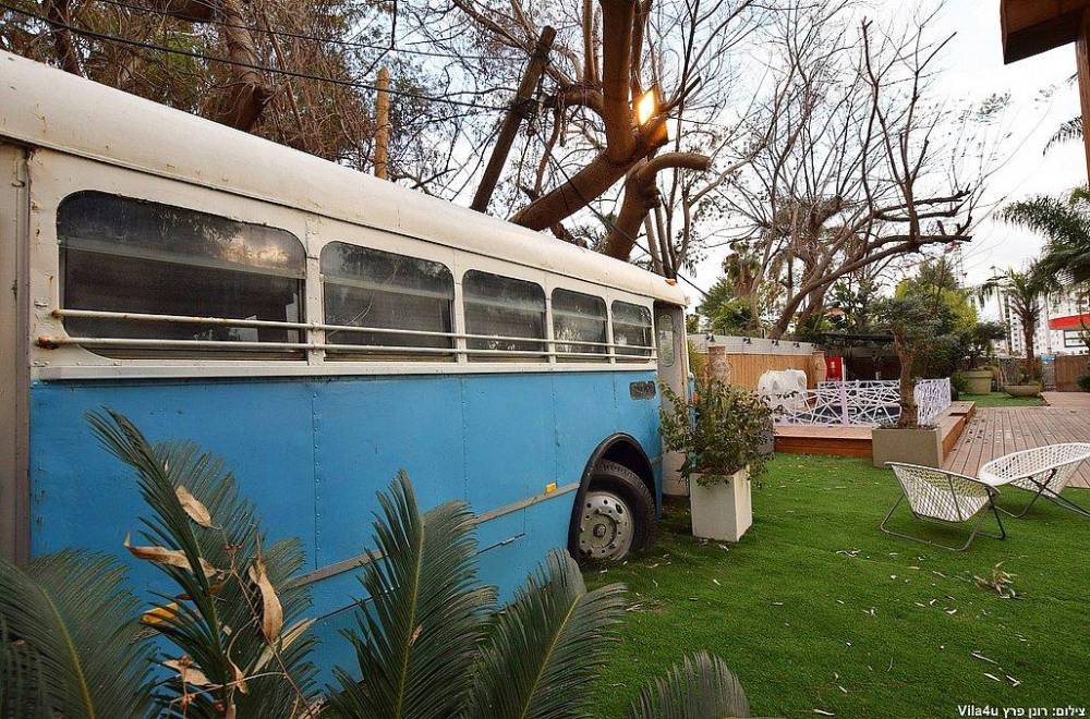 104541 גלריה כללית, החצר של מישקה, וילה  בהרצליה וילות - Vila 4 U