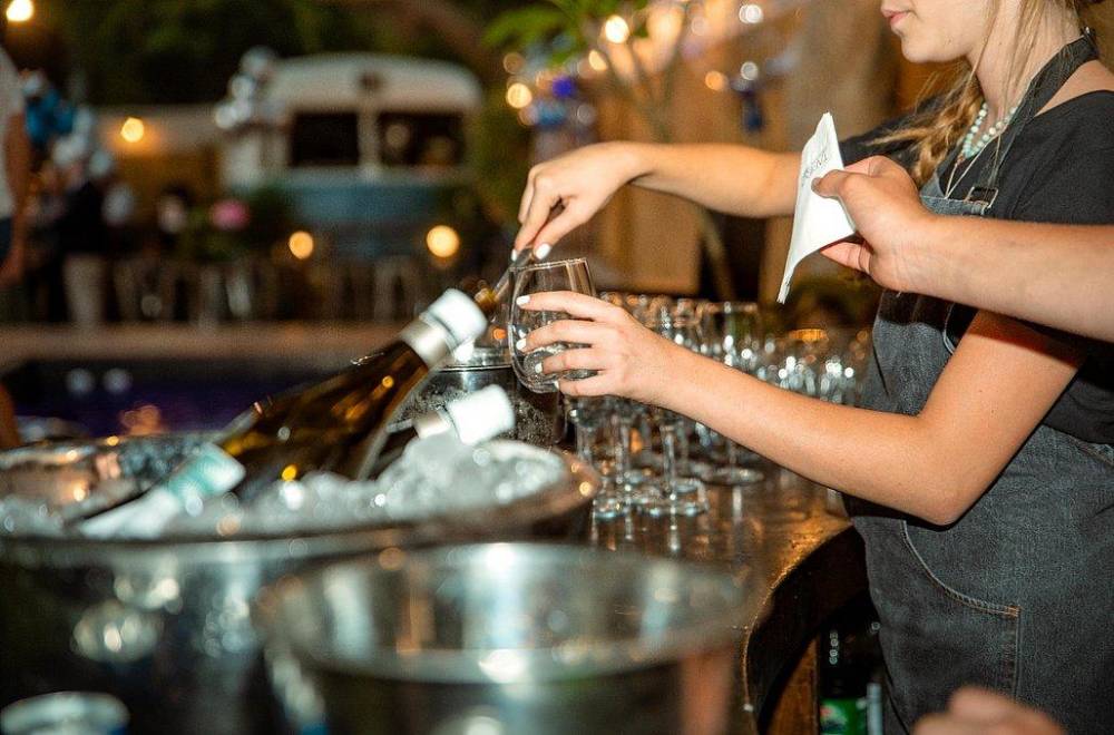 104559 אירועים במתחם, החצר של מישקה, וילה  בהרצליה וילות - Vila 4 U