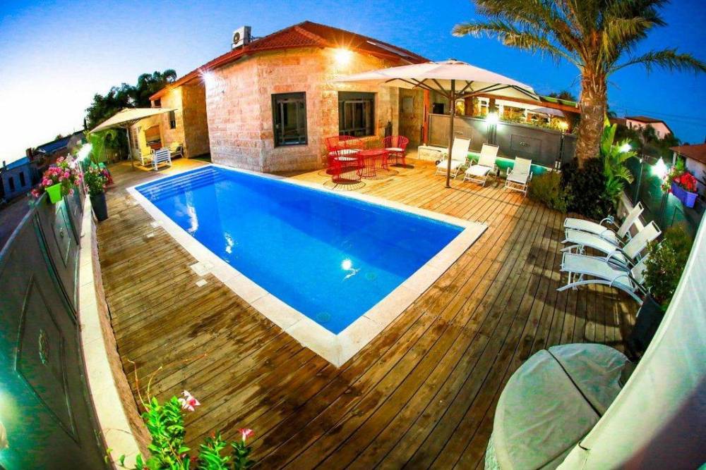 104985 המתחם החיצוני, וילה 107, וילה  בשדות מיכה וילות - Vila 4 U