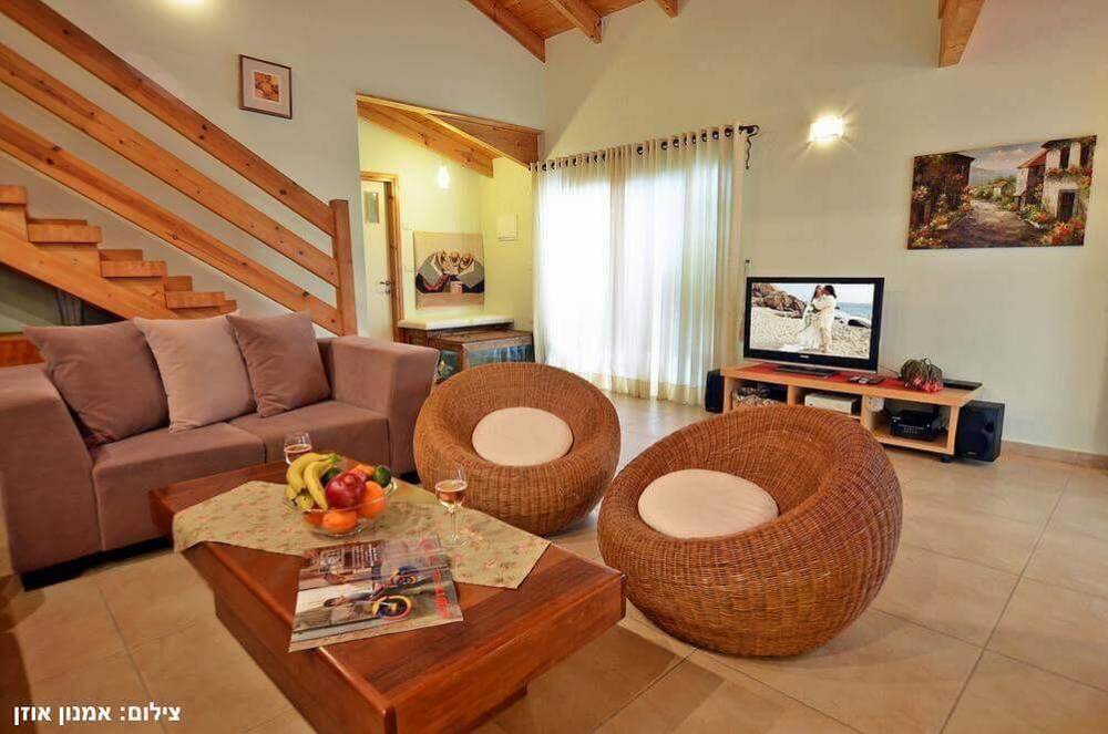 105035 מתחם פנימי, וילה פינה בכוכב, וילה  בכוכב יאיר וילות - Vila 4 U