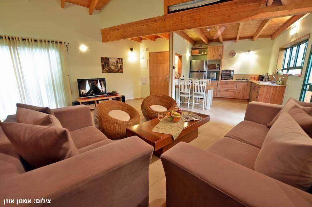 105037 מתחם פנימי, וילה פינה בכוכב, וילה  בכוכב יאיר וילות - Vila 4 U