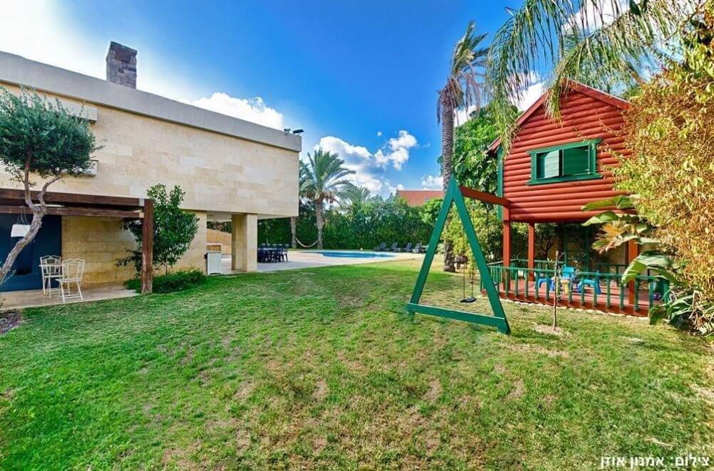 105756 המתחם החיצוני, וילה סיישל, וילה  בחדרה וילות - Vila 4 U