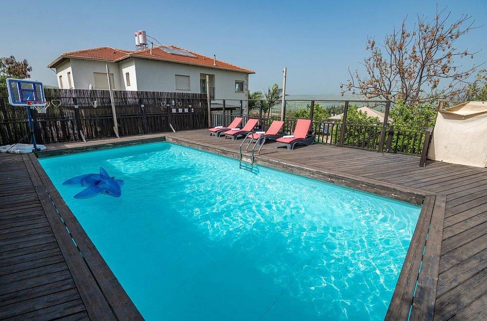 107805 מתחם חיצוני, בין הר לכנרת, וילה  ביבנאל וילות - Vila 4 U