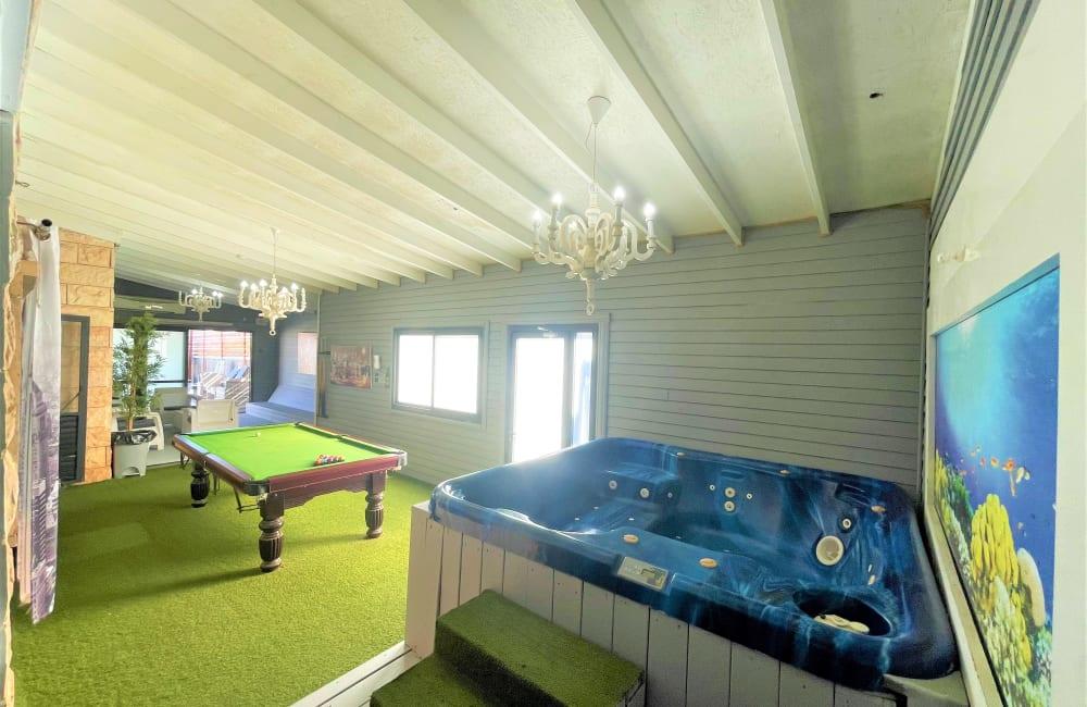 108289 מתחם החצר, וילה חלומות אלה, וילה  בחצור הגלילית וילות - Vila 4 U