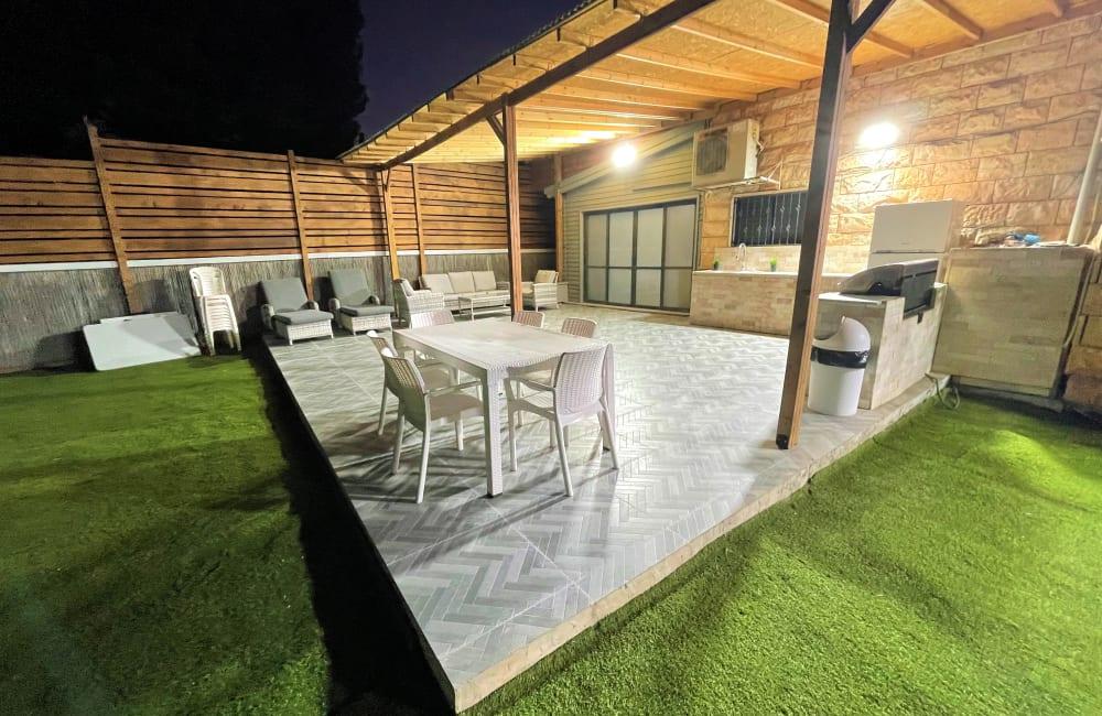 108293 מתחם החצר, וילה חלומות אלה, וילה  בחצור הגלילית וילות - Vila 4 U