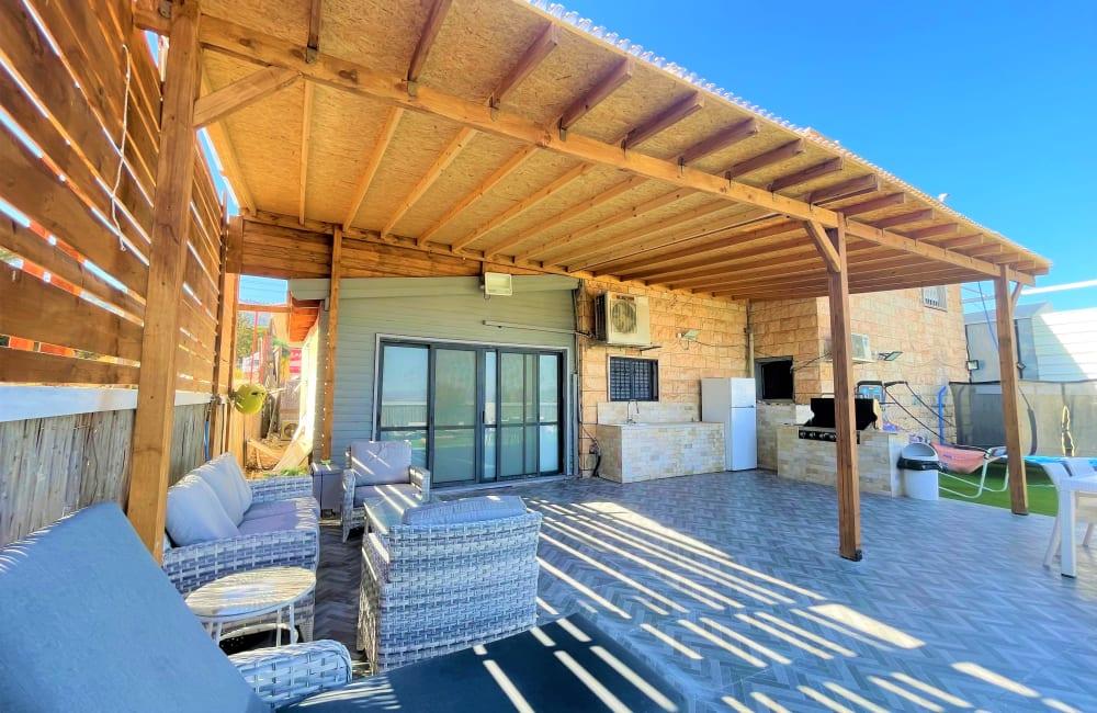 108294 מתחם החצר, וילה חלומות אלה, וילה  בחצור הגלילית וילות - Vila 4 U