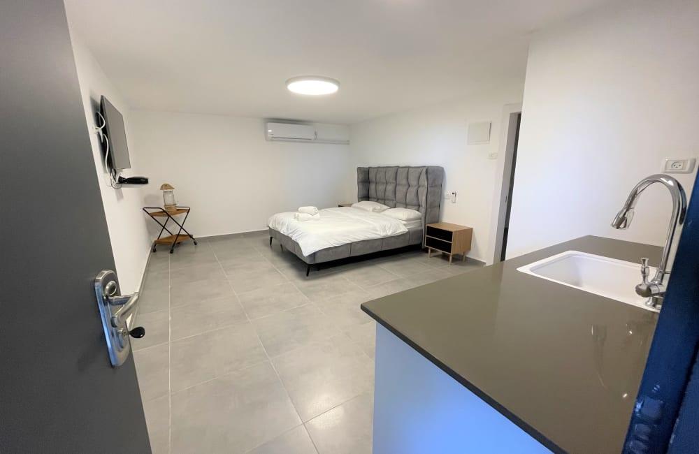 108328 מתחם פנימי, וילה חלומות אלה, וילה  בחצור הגלילית וילות - Vila 4 U