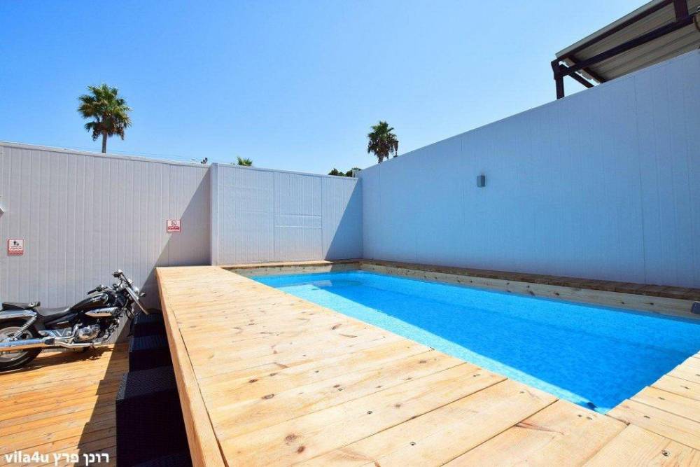 108467 המתחם החיצוני, דה וילה The Villa, וילה  באשקלון וילות - Vila 4 U