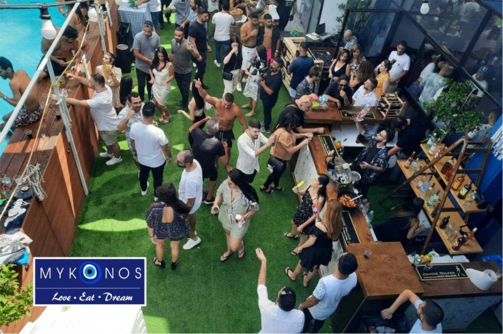 109557 חצר ובריכה, מיקונוס ריזורט אירועים, וילה  בראשון לציון וילות - Vila 4 U