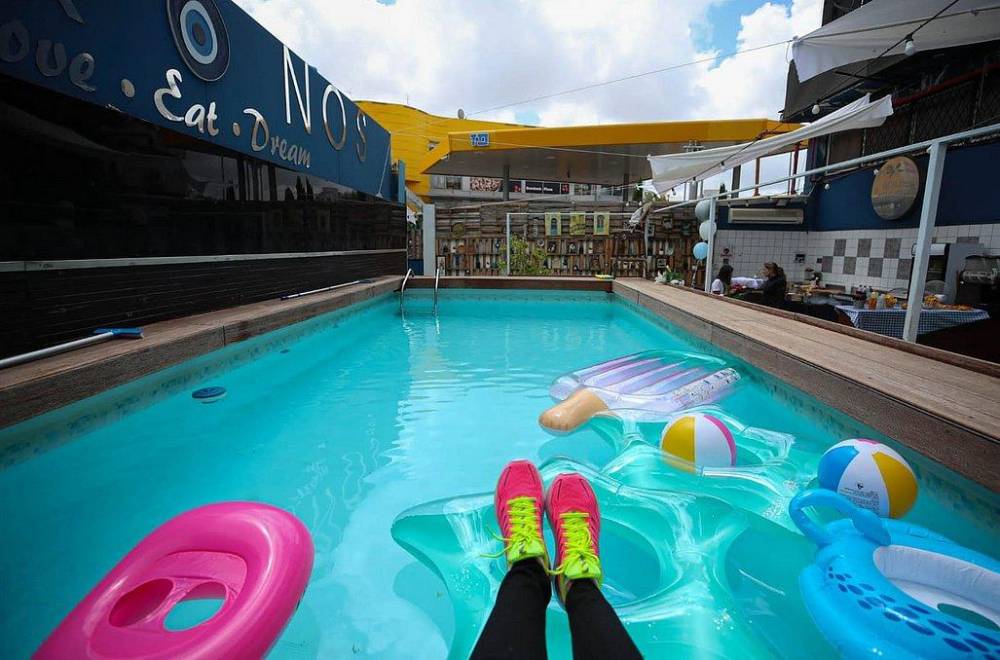 109636 החצר והבריכה, מיקונוס לופט, וילה  בראשון לציון וילות - Vila 4 U