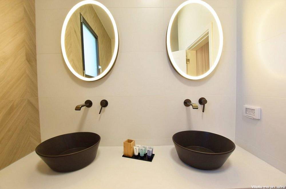 110311 מתחם פנימי, אחוזת דיויד פאלאס, וילה  בצוריאל וילות - Vila 4 U