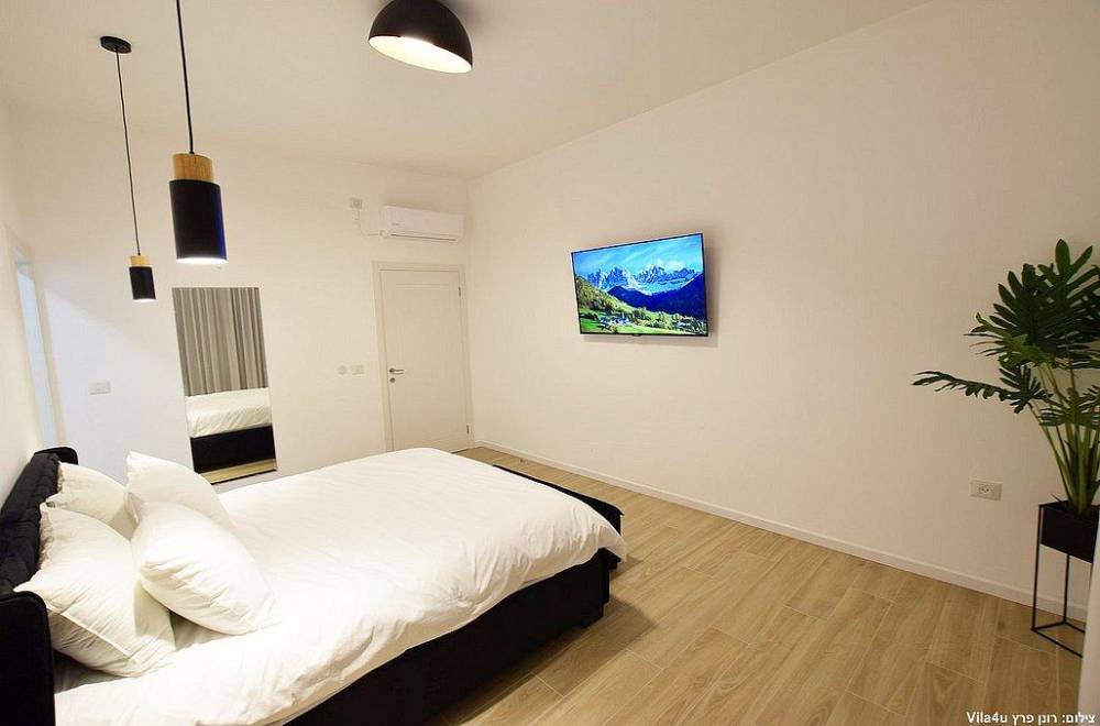 110319 מתחם פנימי, אחוזת דיויד פאלאס, וילה  בצוריאל וילות - Vila 4 U