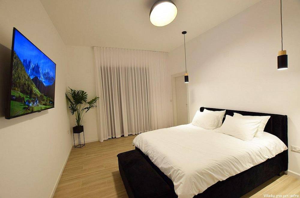 110322 מתחם פנימי, אחוזת דיויד פאלאס, וילה  בצוריאל וילות - Vila 4 U