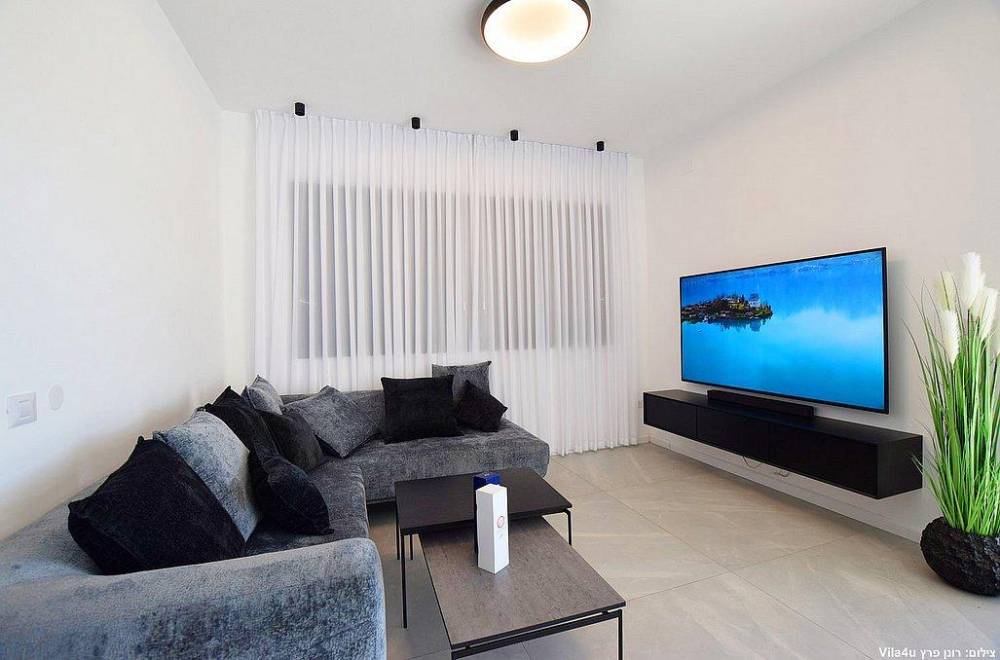 110324 מתחם פנימי, אחוזת דיויד פאלאס, וילה  בצוריאל וילות - Vila 4 U