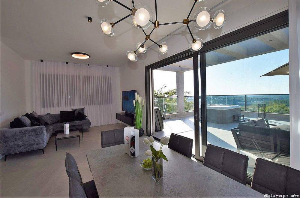 110331 מתחם פנימי, אחוזת דיויד פאלאס, וילה  בצוריאל וילות - Vila 4 U