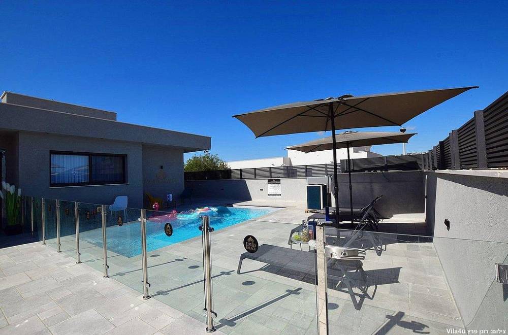 110357 מתחם חיצוני, אחוזת דיויד פאלאס, וילה  בצוריאל וילות - Vila 4 U