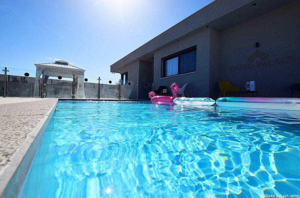 110379 מתחם חיצוני, אחוזת דיויד פאלאס, וילה  בצוריאל וילות - Vila 4 U