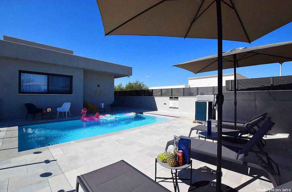 110387 מתחם חיצוני, אחוזת דיויד פאלאס, וילה  בצוריאל וילות - Vila 4 U