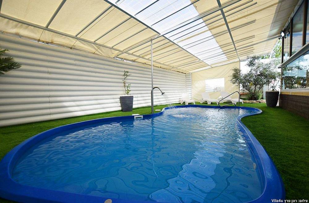 111174 החצר, וילה לב הכפר תירוש, וילה  בתירוש וילות - Vila 4 U