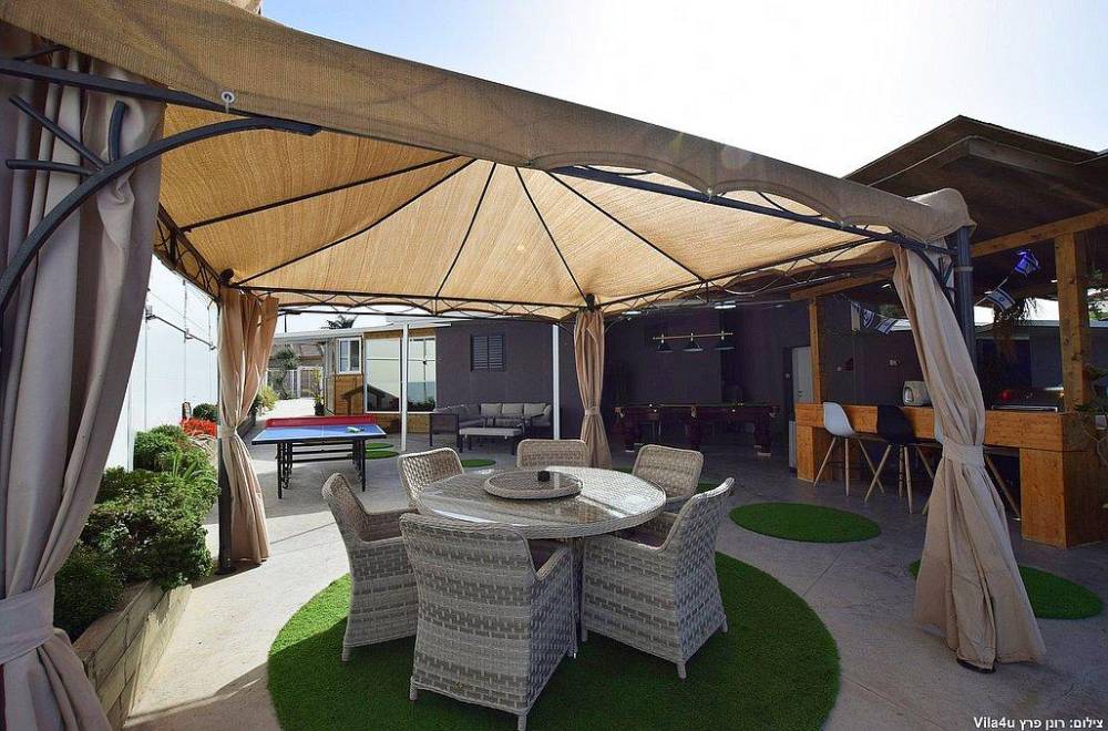 111182 החצר, וילה לב הכפר תירוש, וילה  בתירוש וילות - Vila 4 U