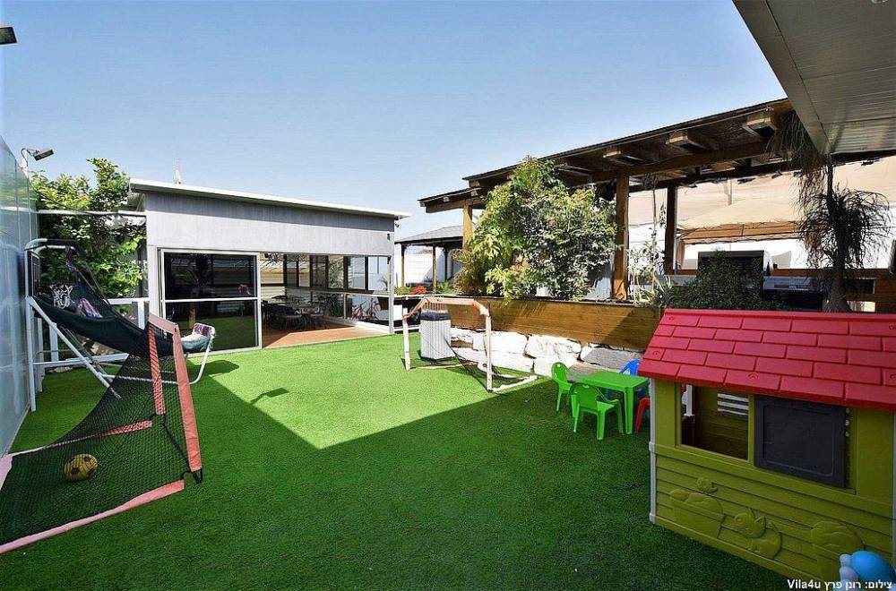 111189 החצר, וילה לב הכפר תירוש, וילה  בתירוש וילות - Vila 4 U