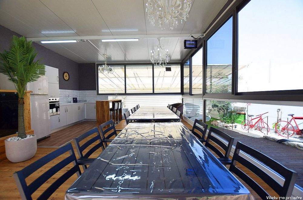 111199 המטבח החיצוני ועמדת המנגל, וילה לב הכפר תירוש, וילה  בתירוש וילות - Vila 4 U