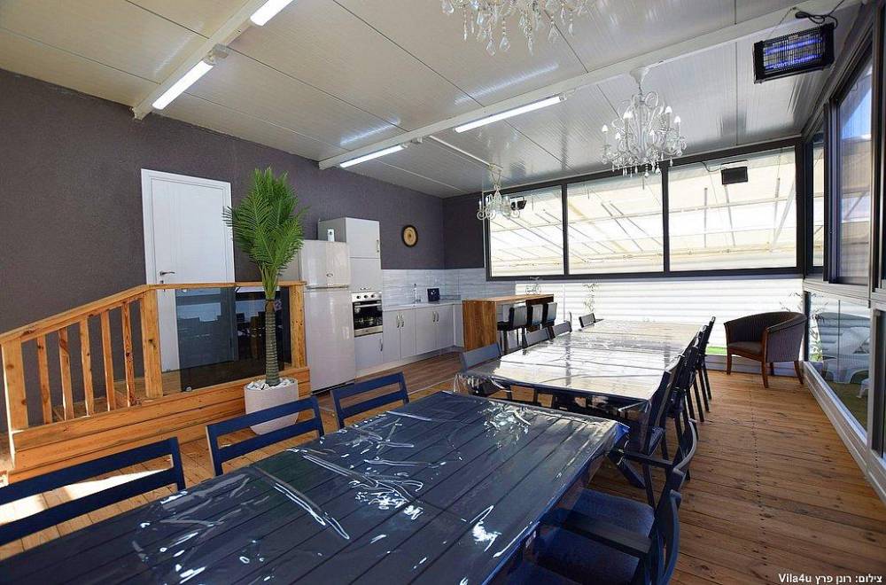 111204 המטבח החיצוני ועמדת המנגל, וילה לב הכפר תירוש, וילה  בתירוש וילות - Vila 4 U