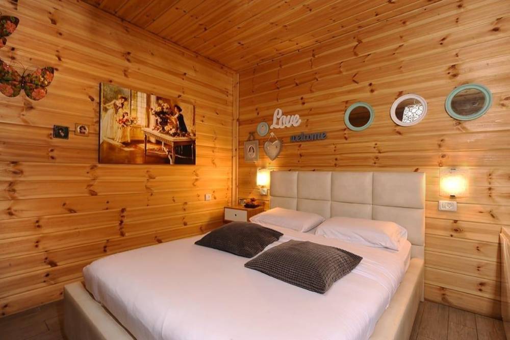 114207 פנים בקתות העץ, אחוזת אופוריה, וילה  בשזור וילות - Vila 4 U