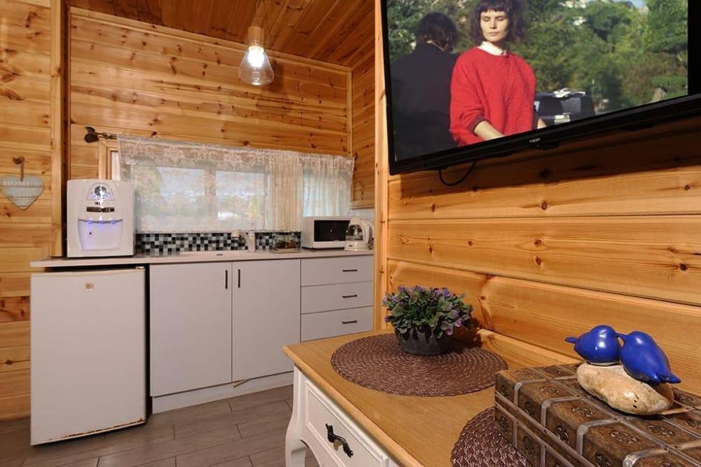 114210 פנים בקתות העץ, אחוזת אופוריה, וילה  בשזור וילות - Vila 4 U