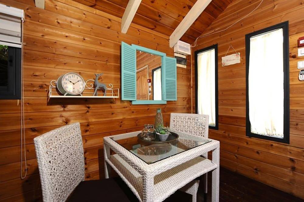 114215 פנים בקתות העץ, אחוזת אופוריה, וילה  בשזור וילות - Vila 4 U