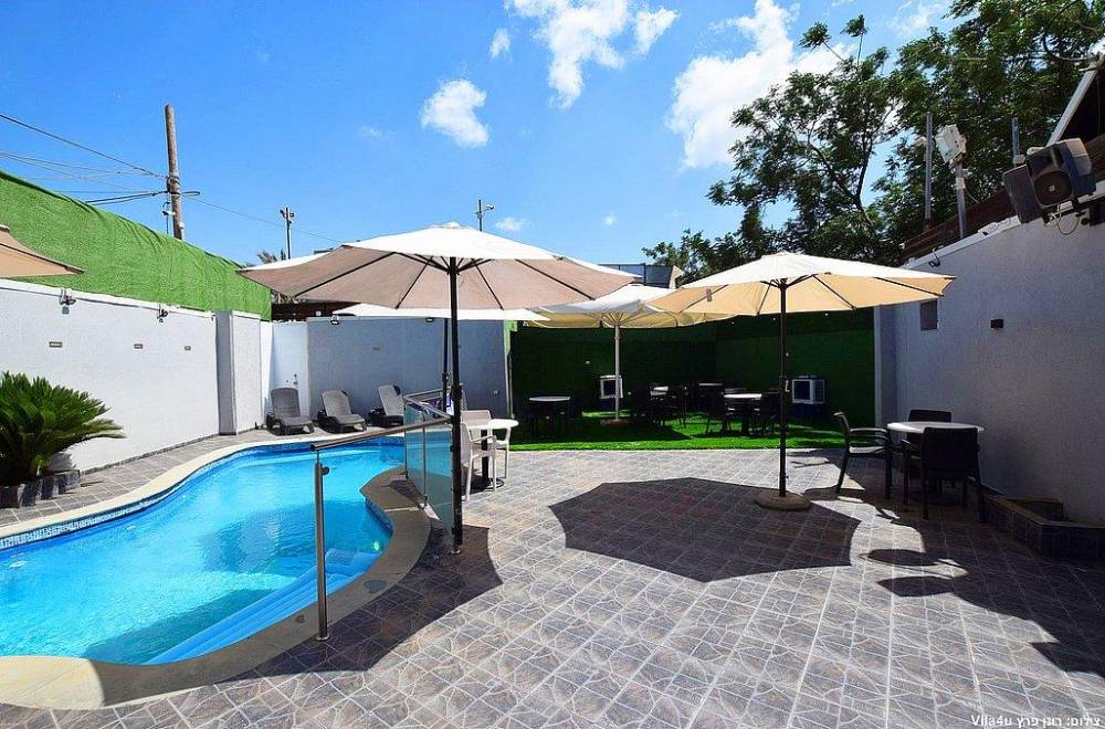 115496 המתחם החיצוני, פארדייס בכפר, וילה  באור יהודה וילות - Vila 4 U