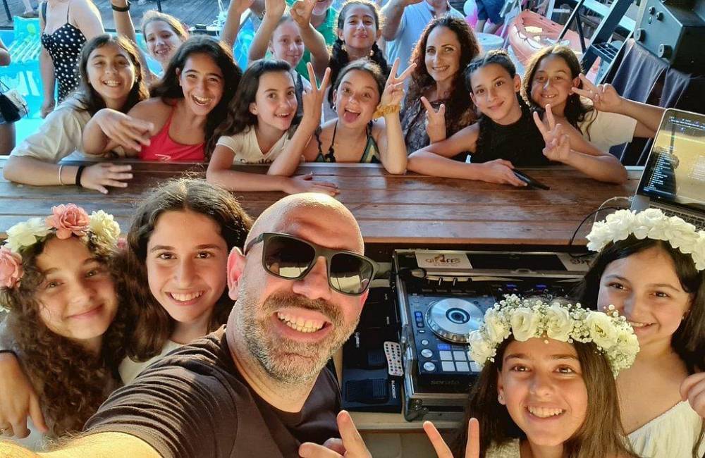 115602 הבועה - מתחם מסיבות ואירועים, הבועה 17 איוונט - אירועי בר ובת מצווה, וילה  בראשון לציון וילות - Vila 4 U