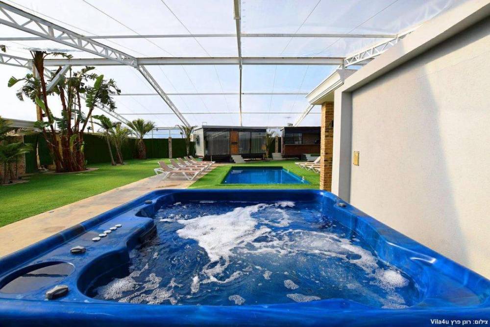 118399 המתחם המקורה בחורף, בית האצילים איוונטס, וילה  בנתניה וילות - Vila 4 U