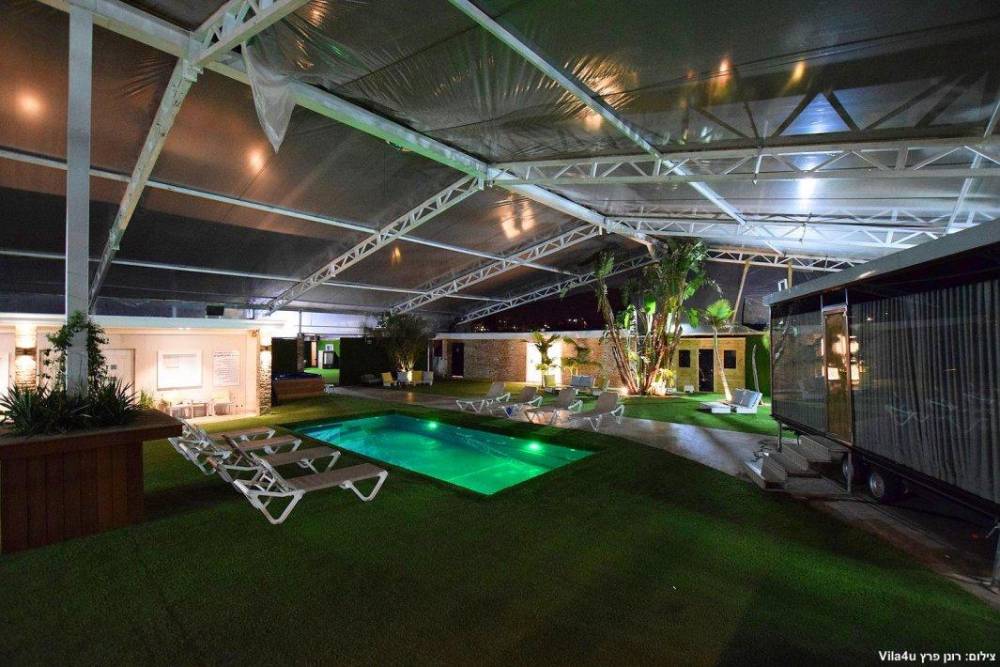 118421 המתחם המקורה בחורף, בית האצילים איוונטס, וילה  בנתניה וילות - Vila 4 U