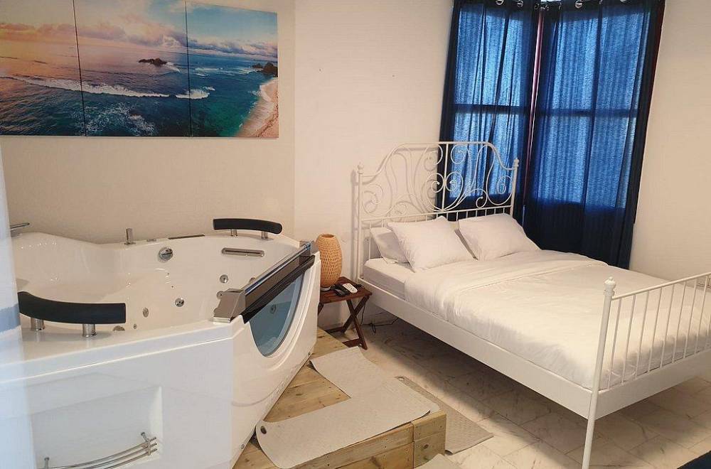 118511 סוויטת ימה בית חבד, רויאל חוף צאנז וגקוזי איטלקי מול גלי הים, וילה  בנתניה וילות - Vila 4 U