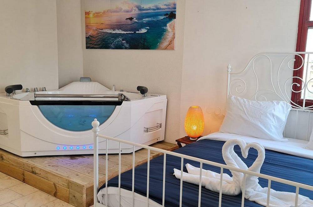 118515 סוויטת ימה בית חבד, רויאל חוף צאנז וגקוזי איטלקי מול גלי הים, וילה  בנתניה וילות - Vila 4 U