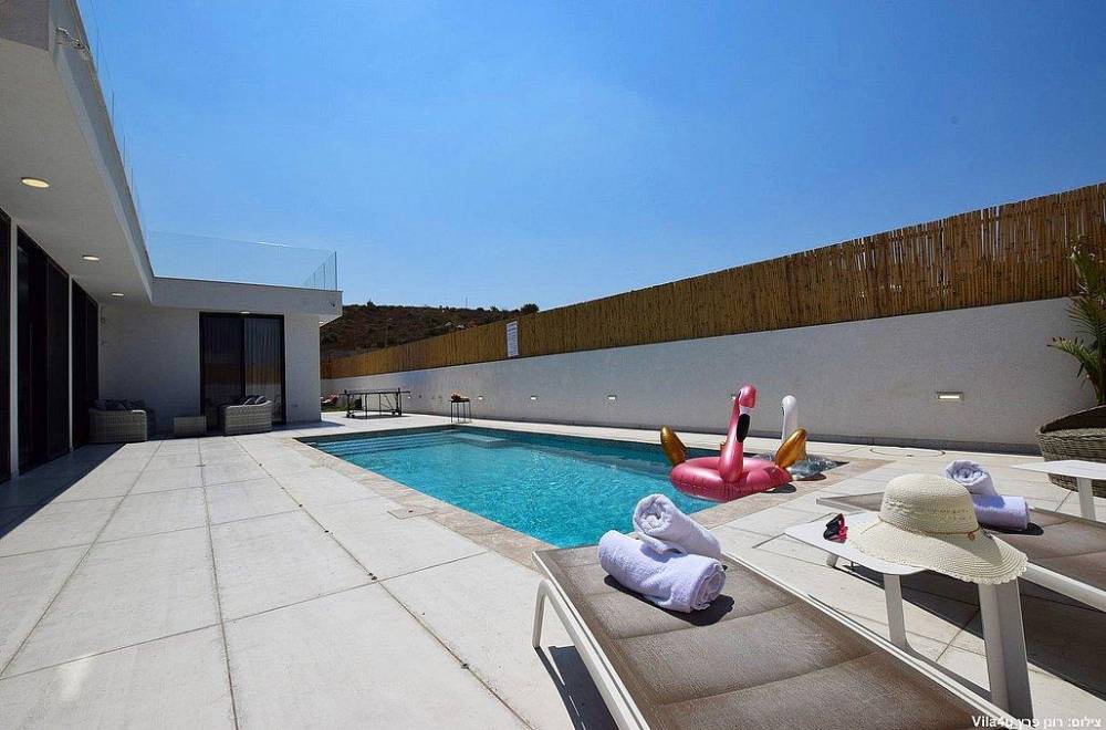 119122 המתחם החיצוני, אצולת האלה, וילה  בישעי וילות - Vila 4 U