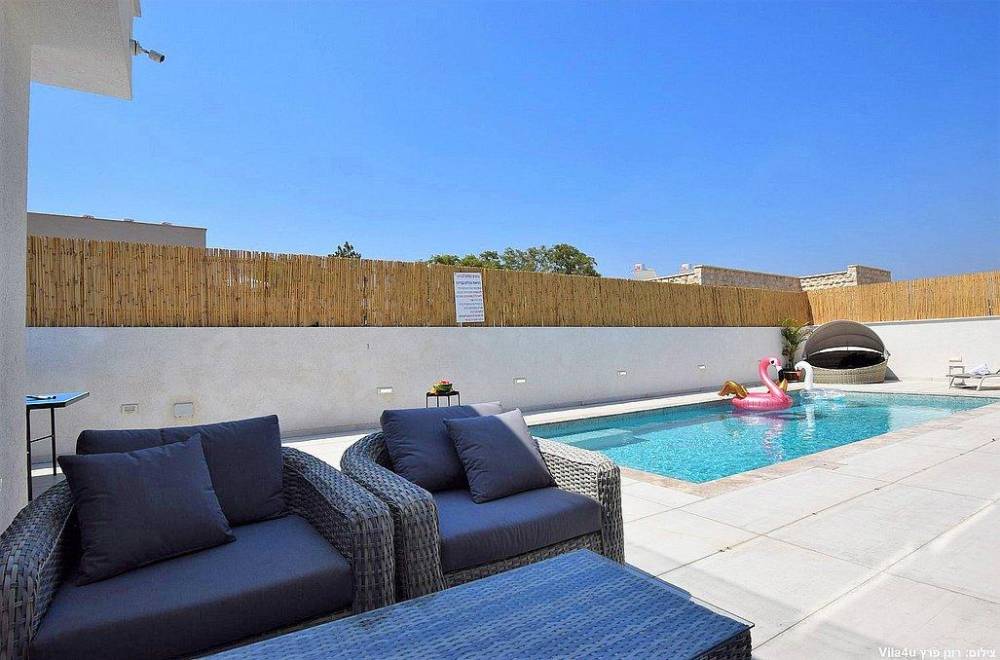 119124 המתחם החיצוני, אצולת האלה, וילה  בישעי וילות - Vila 4 U